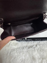 Load image into Gallery viewer, Chanel series 20 Burgundy Caviar SHW Classic Square Mini Flap Bag

