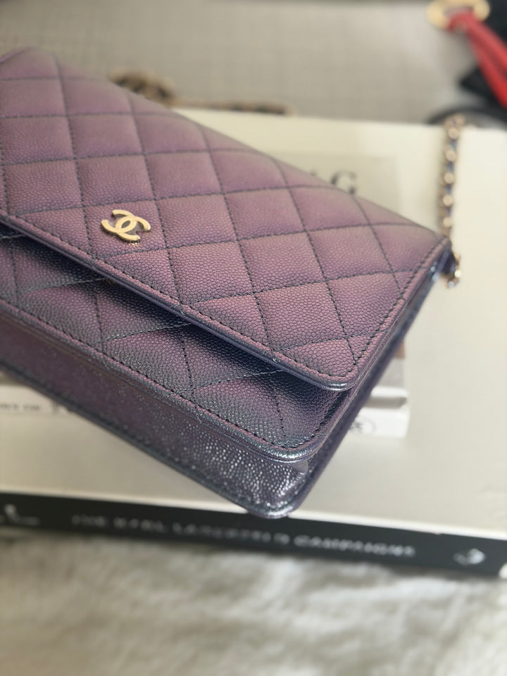 CHANEL 22P Iridescent Purple Caviar LGHW 2022 Classic Wallet On Chain (WOC)