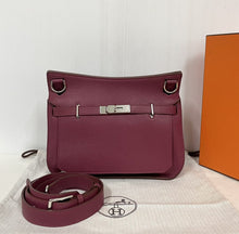 Load image into Gallery viewer, Hermes Tosca Clemence leather Jypsiere 28 PHW Stamp N
