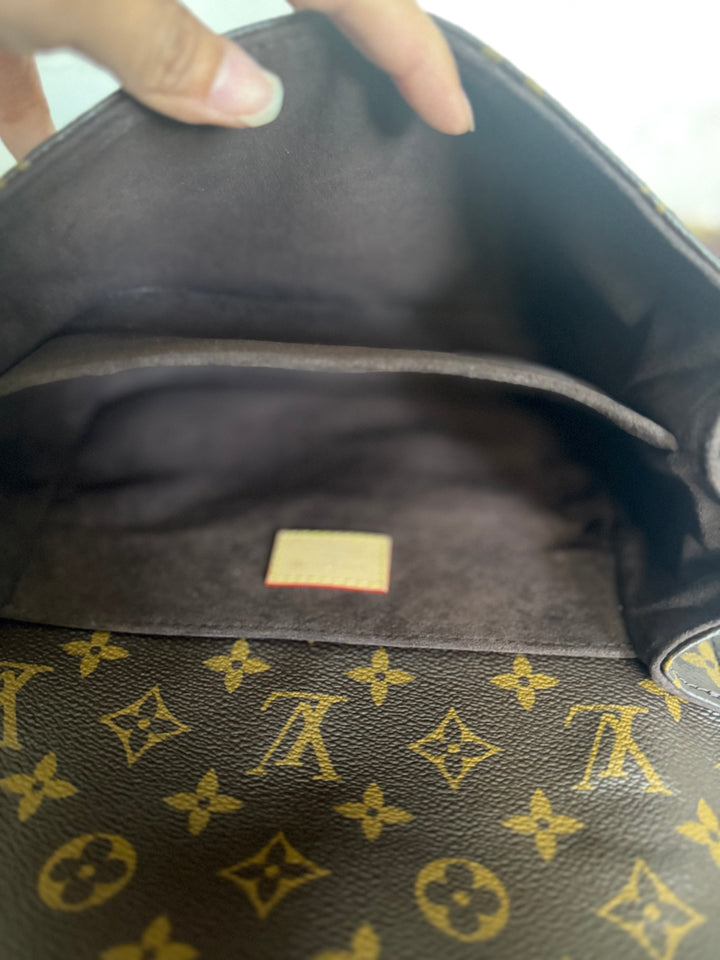 LOUIS VUITTON LV Pochette Metis Monogram Bag 2024