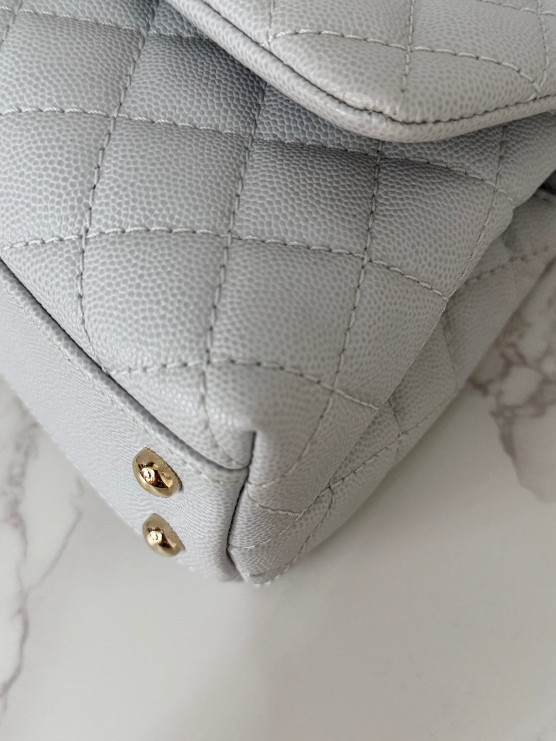 CHANEL 18P series 27 2018 Light Grey Caviar LGHW Coco Handle Size Small with Detachable Shoulder strap