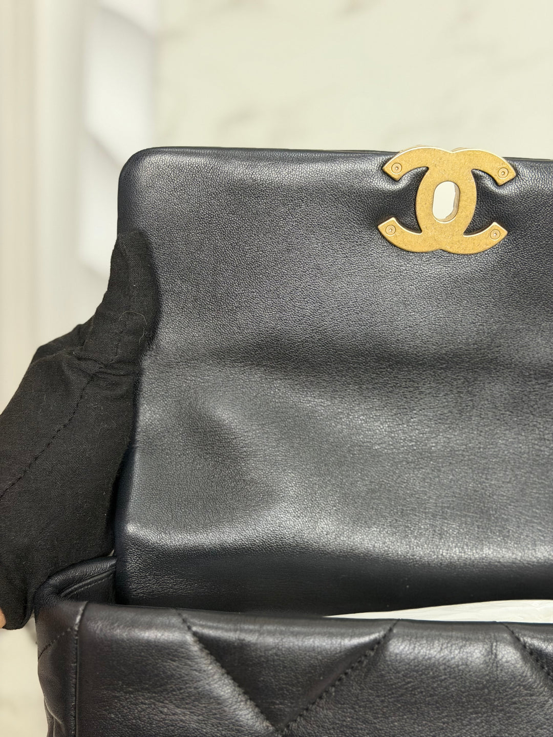 CHANEL series 31 Black Lambskin Mixed HW 19 Flap Bag size SMALL