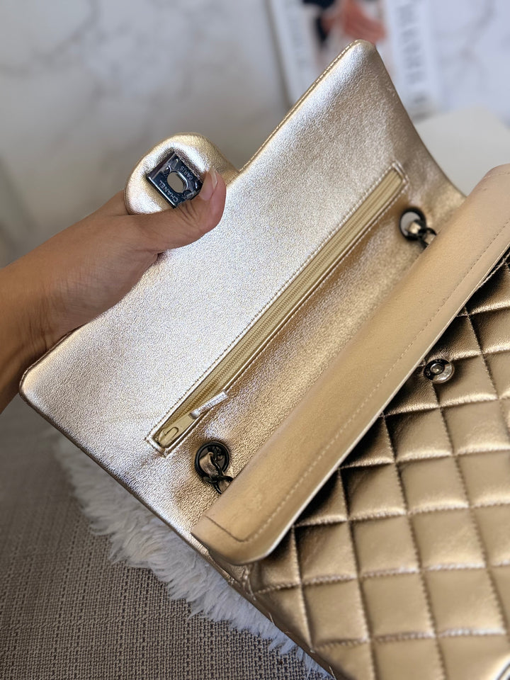 CHANEL series 31 Gold Metallic Lambskin So Black Hardware Medium ML timeless Classic Double Flap Bag 2020/2021