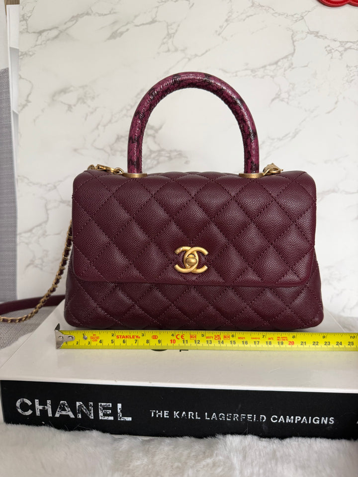 CHANEL series 26 Burgundy Caviar Aged GHW Coco Handle Flap Bag size SMALL with Pink sea snake handle 2018