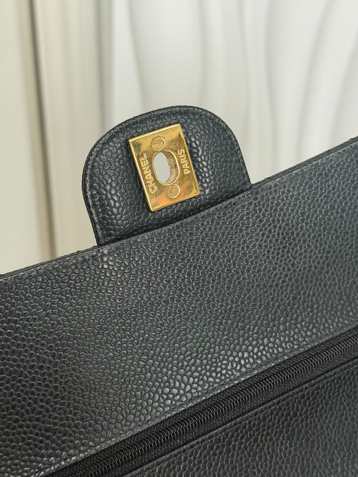 CHANEL Series 24 2017 Black Caviar GHW Medium M/L 11.12 Timeless Classic Double Flap Bag