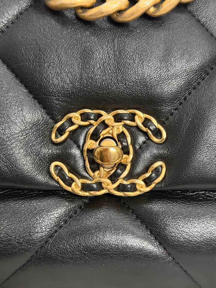 CHANEL series 31 Black Lambskin Mixed HW 19 Flap Bag size SMALL