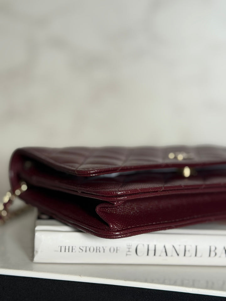CHANEL 21B Burgundy Caviar LGHW Classic Wallet On Chain (WOC) 2021