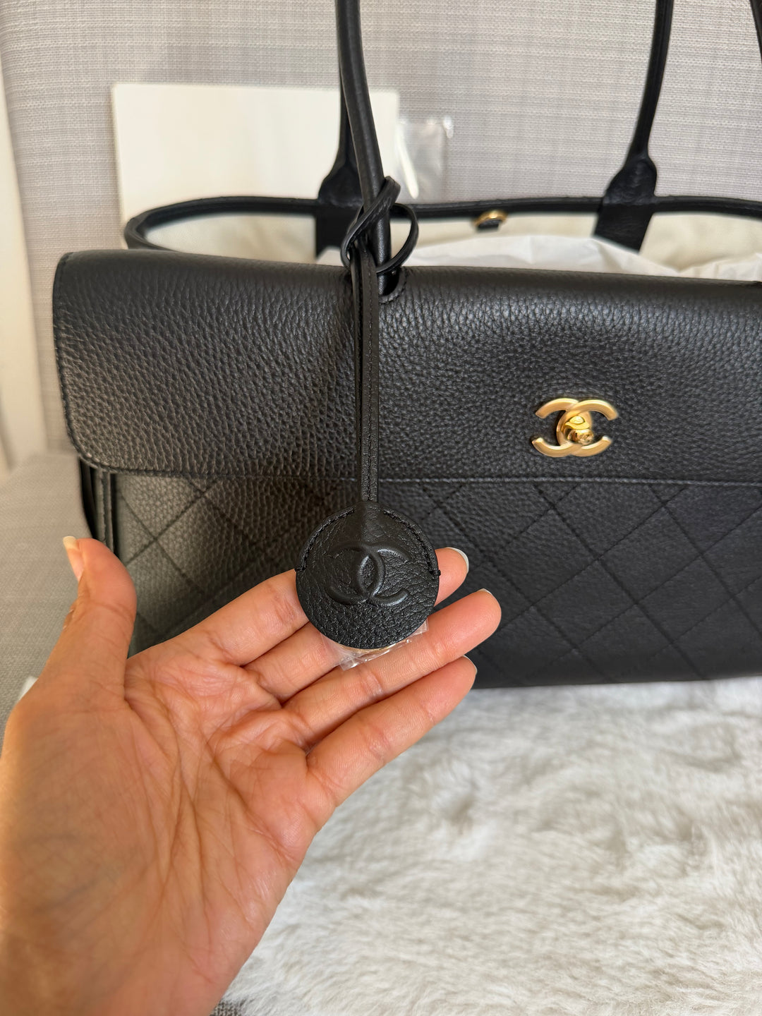 CHANEL Métiers d’art 26A 2026 Black Caviar Medium Shopping Tote Bag GHW NEW Size AP6428