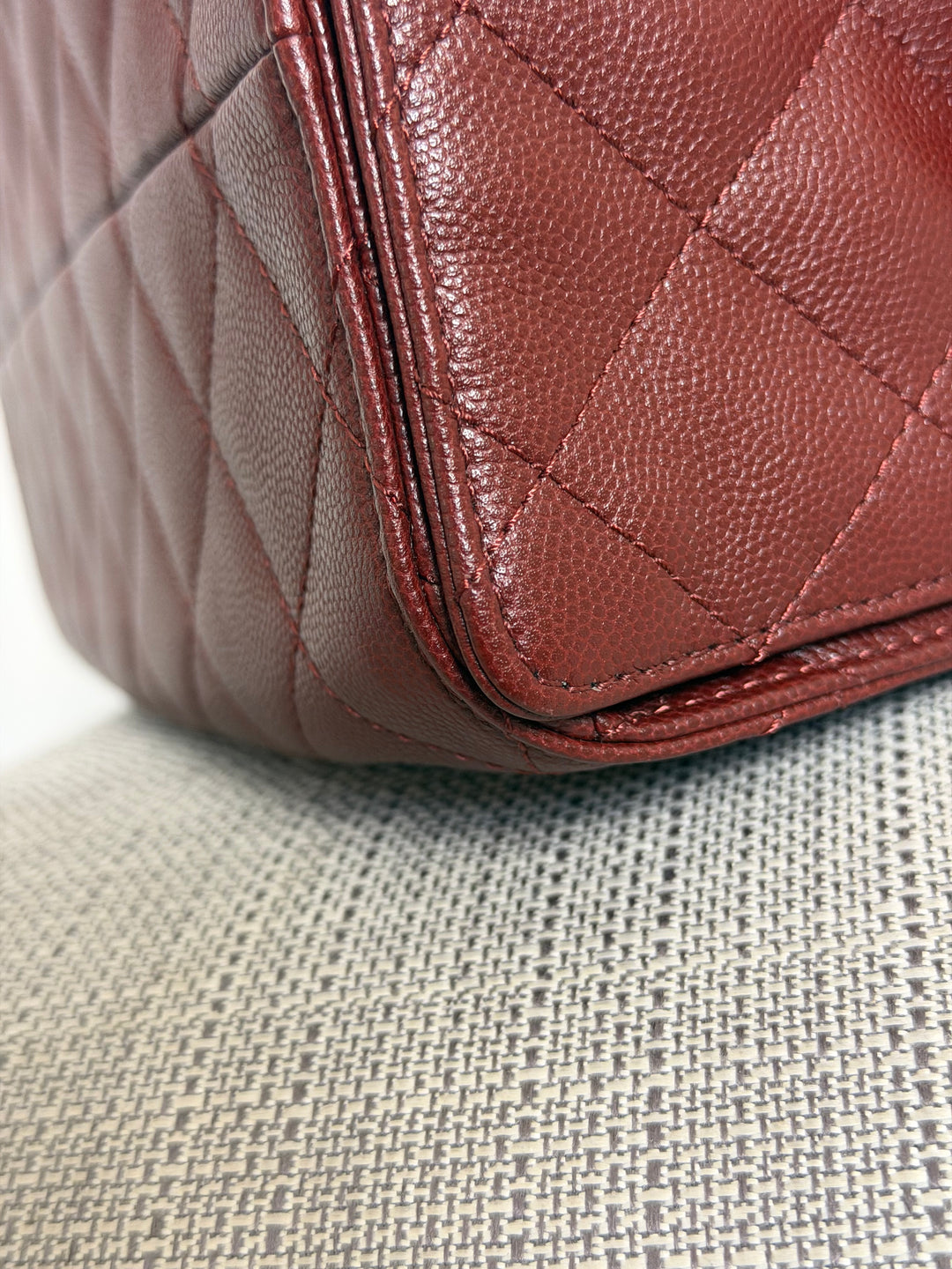 CHANEL 25A Burgundy Caviar Aged GHW 25 Hobo Bag Size SMALL