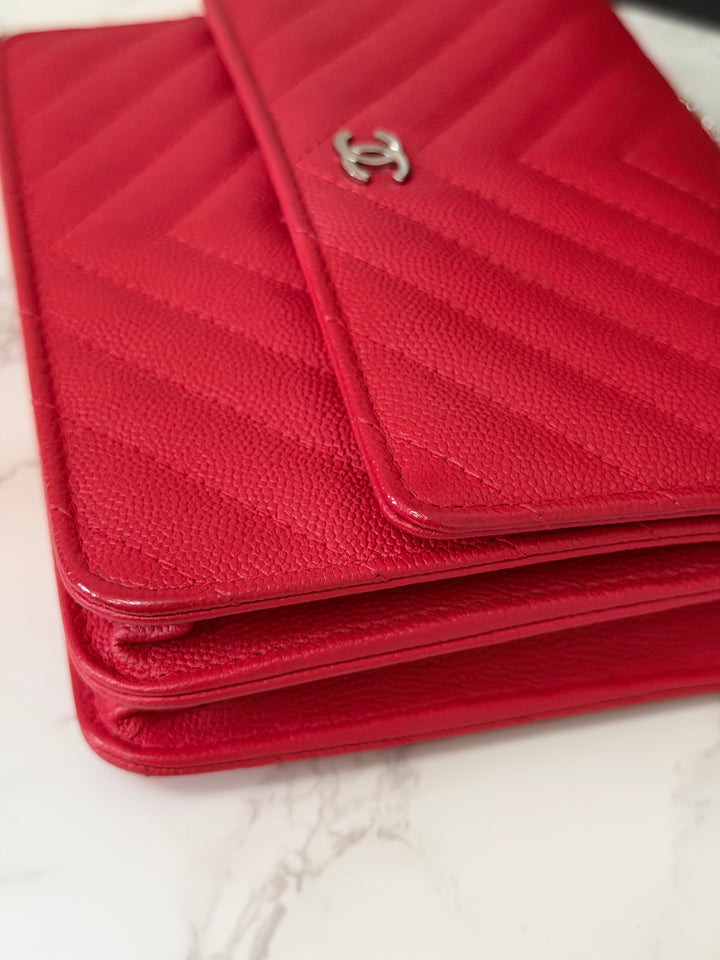 CHANEL series 25 2018 Dark pink chevron caviar SHW Square Wallet On Chain (WOC)