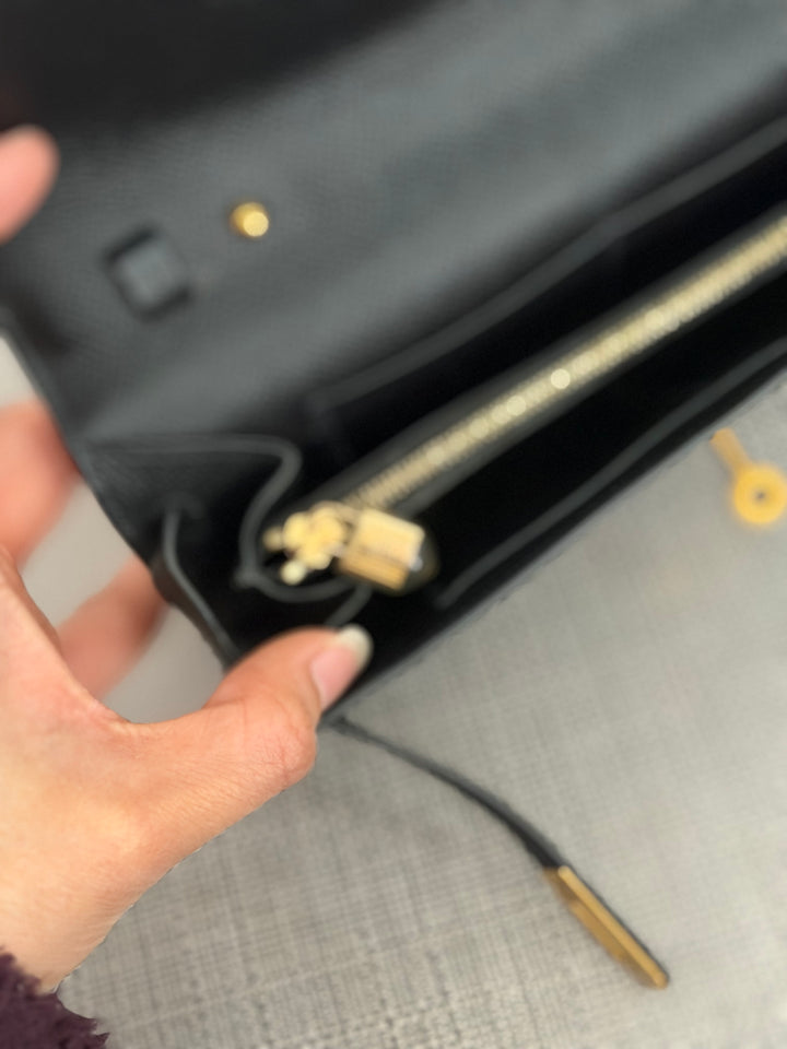 HERMES Noir Black Epsom Leather GHW Kelly To Go Stamp Z 2021