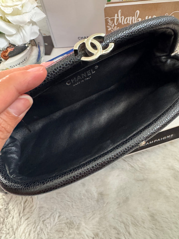 Chanel series 15 Black Caviar SHW Classic Clutch