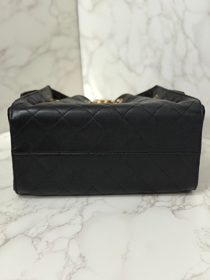 CHANEL 26C 2025/2026 Black Caviar Aged GHW 25 Hobo Bag size Small