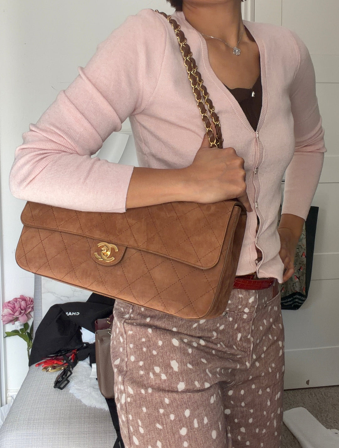CHANEL 26A Métiers d’art Collection Camel Suede Leather LGHW Maxi 32 cms Flap Bag Matthieu Blazy 2026