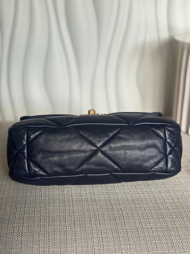 CHANEL 19 Size SMALL 26 cms series 31 Navy Lambskin Mixed Hardware Flap Bag with top handle