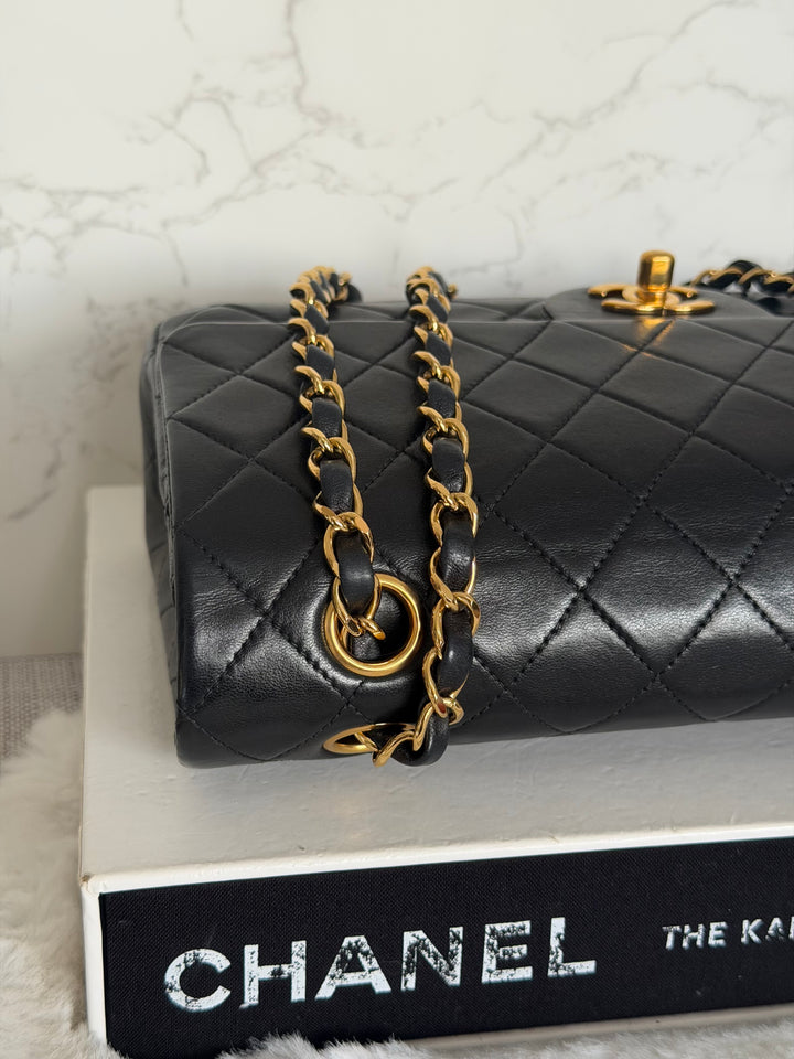 CHANEL series 6 Black Lambskin 24K GHW Vintage Medium ML Timeless Classic Double Flap Bag circa 2000-2002