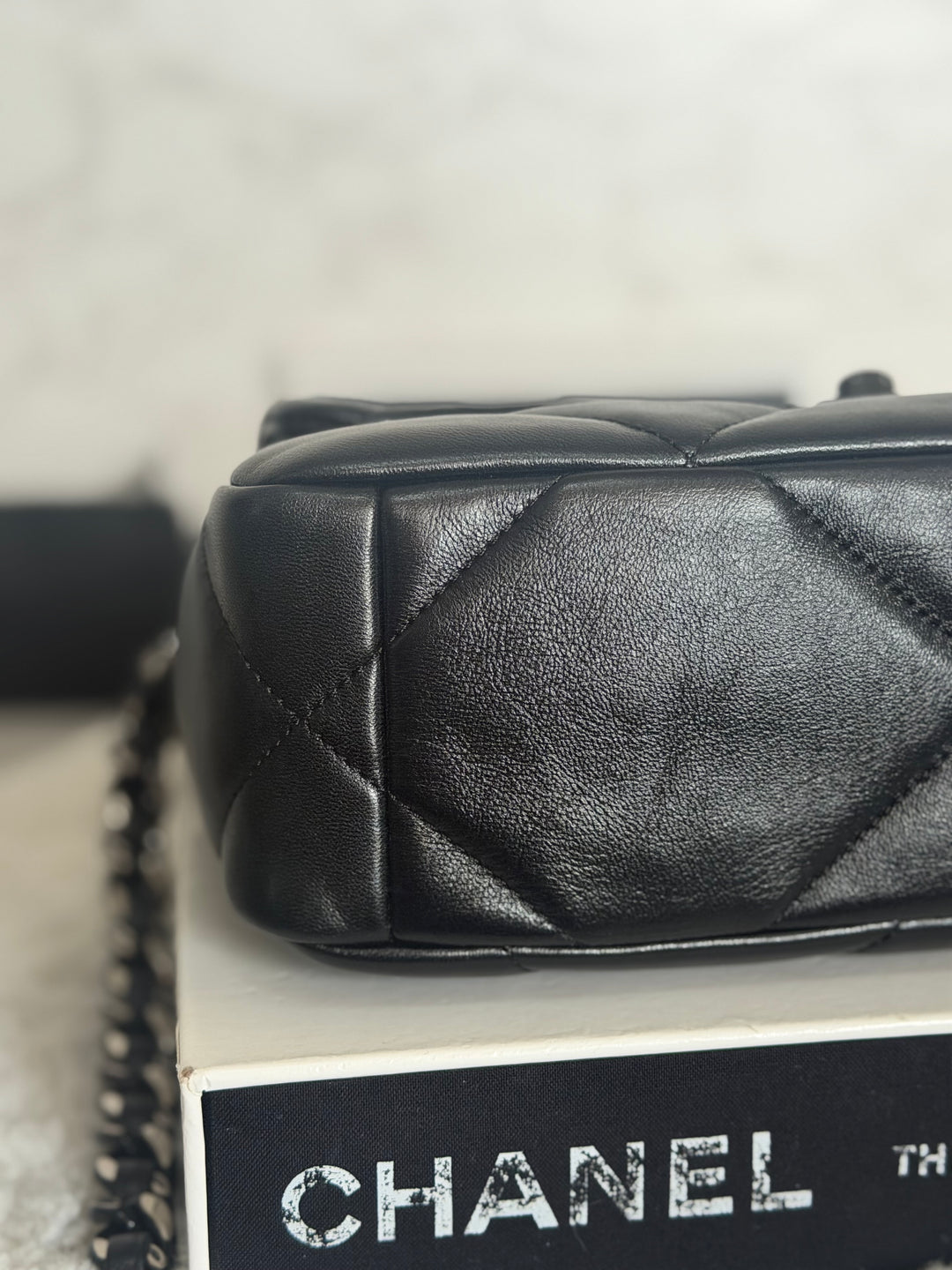 CHANEL 22P So Black 19 Black Lambskin Flap Bag size Small 2022