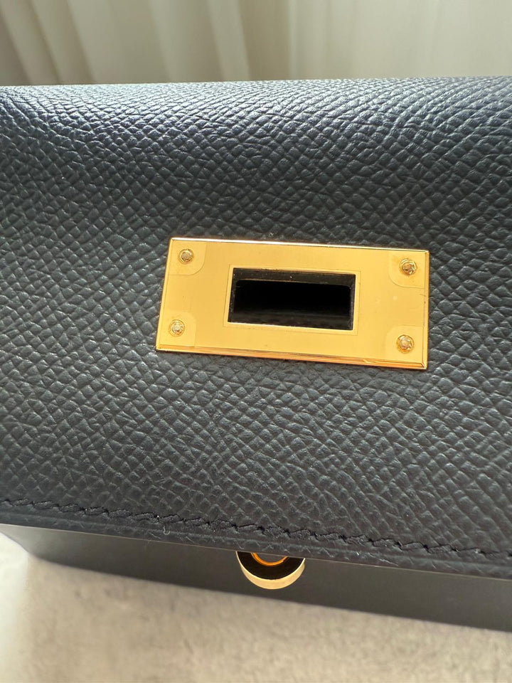 Hermès Kelly 28 Black Sellier Epsom Leather GHW Stamp B 2023 Kept unused Box fresh