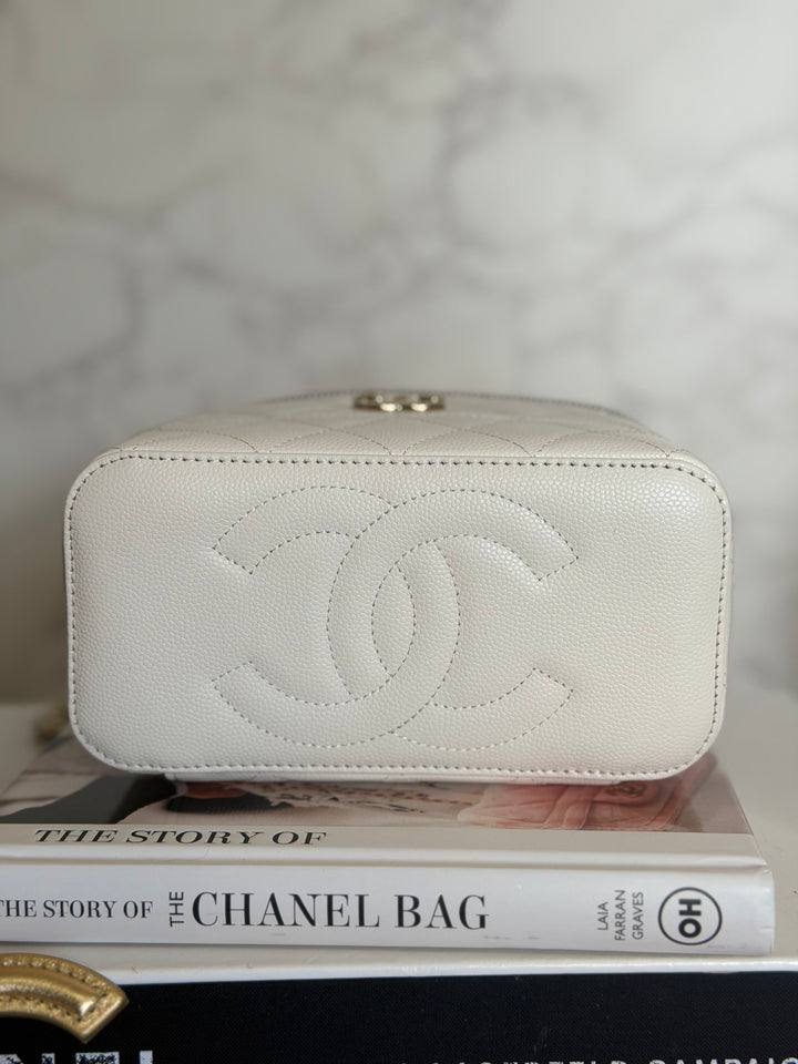 CHANEL 26C White Caviar LGHW Small Vanity with Top Handle 2026