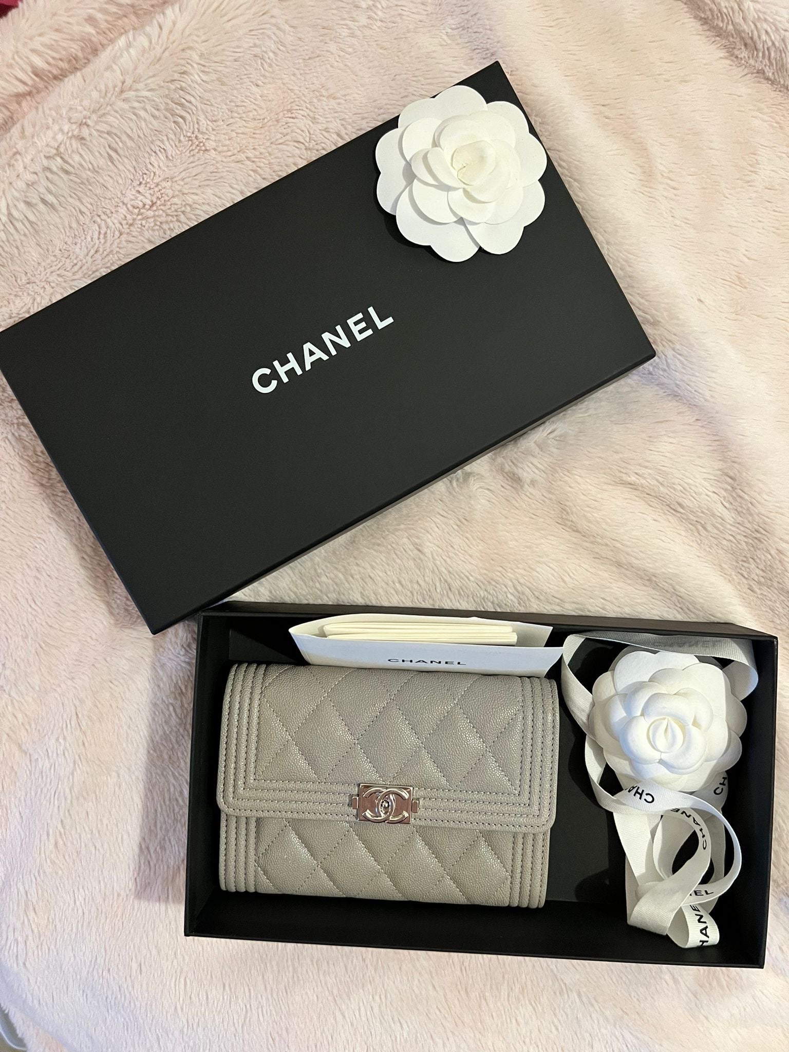 Chanel wallet medium 6 sale