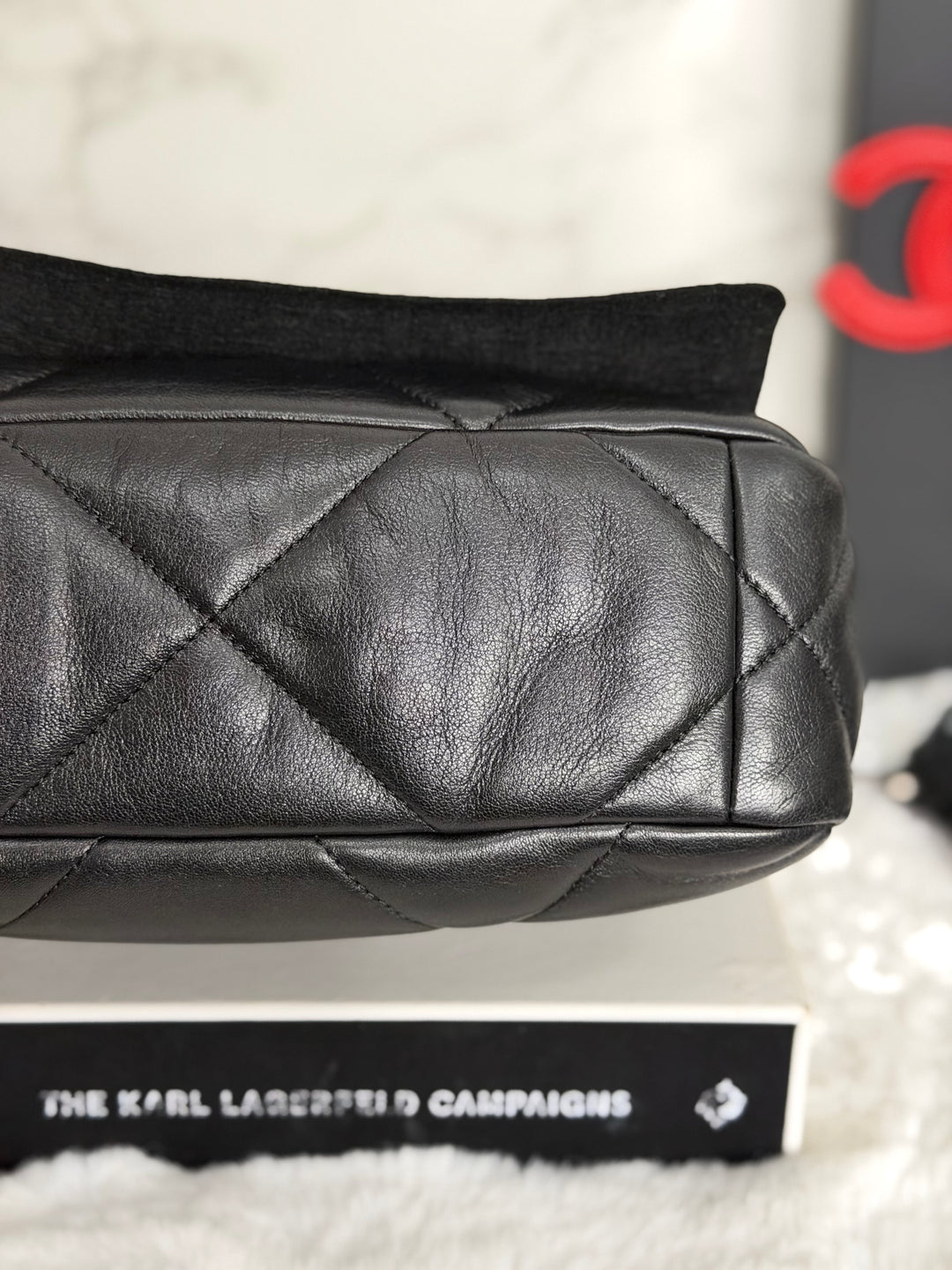 CHANEL series 31 Black Lambskin Mixed HW 19 Flap Bag size SMALL