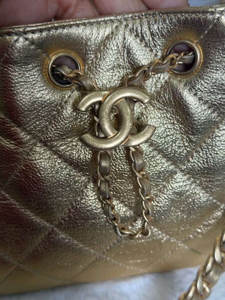 CHANEL 26C Gold Caviar Mini 25 Hobo Bag with Aged GHW 2026