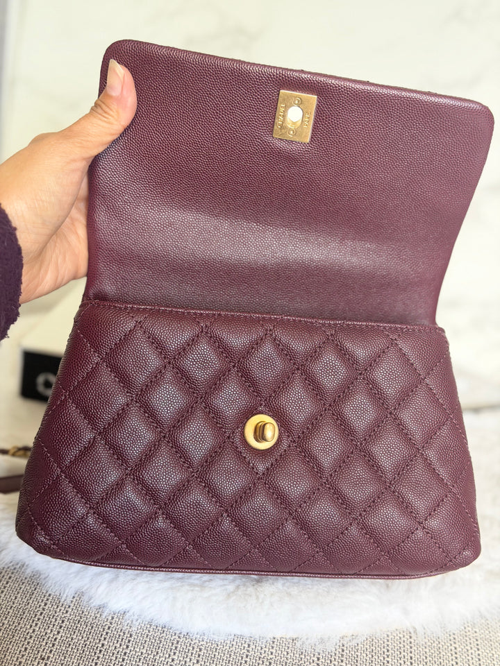 CHANEL series 26 Burgundy Caviar Aged GHW Coco Handle Flap Bag size SMALL with Pink sea snake handle 2018