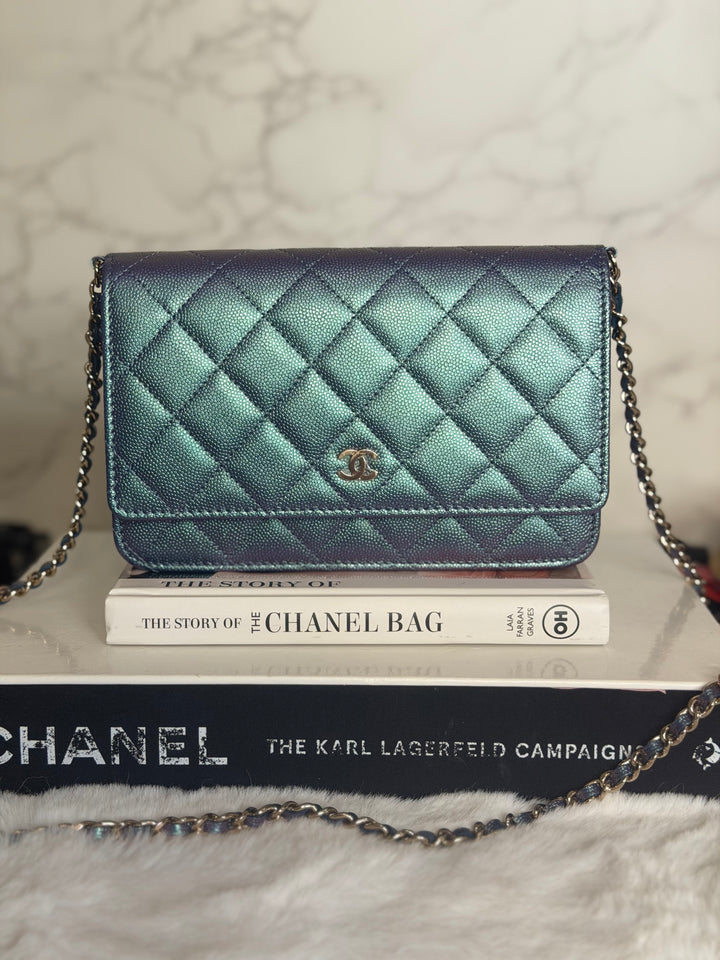 CHANEL 22P Iridescent Purple Caviar LGHW 2022 Classic Wallet On Chain (WOC)