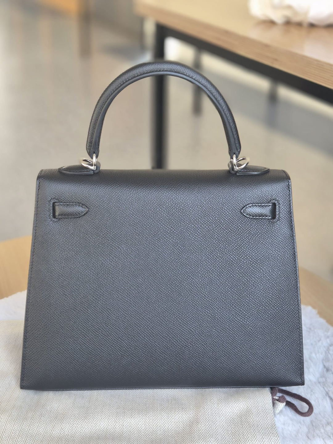 WA/Email to Purchase only- HERMÈS Kelly 25 Sellier Epsom Black 89/Noir 89 PHW Palladium Hardware 2024 W- unused