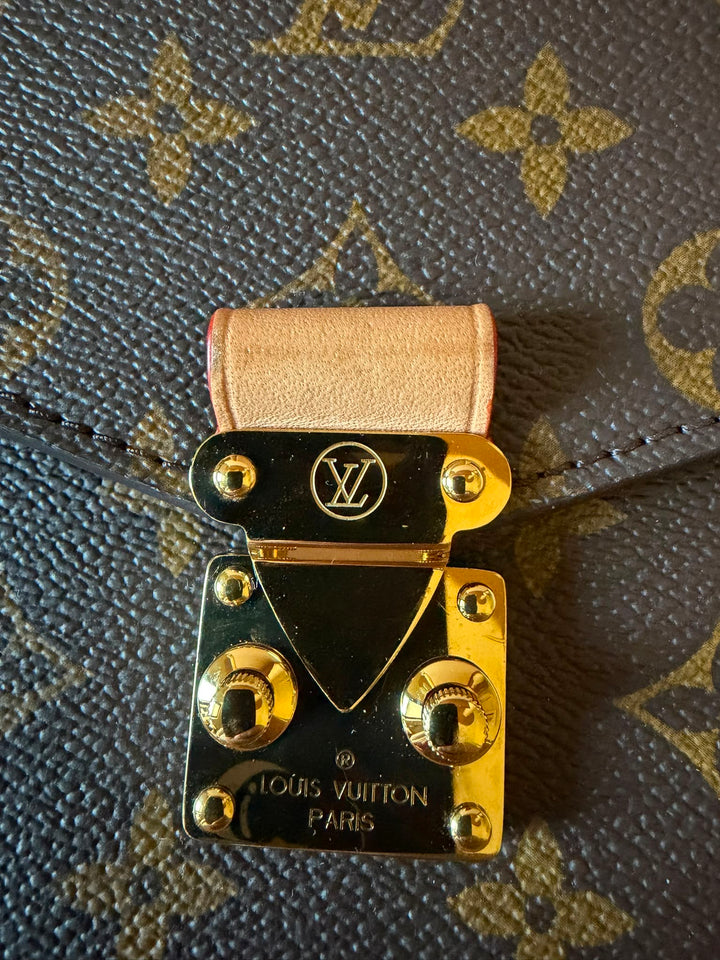 LOUIS VUITTON Pochette Metis Monogram 2024