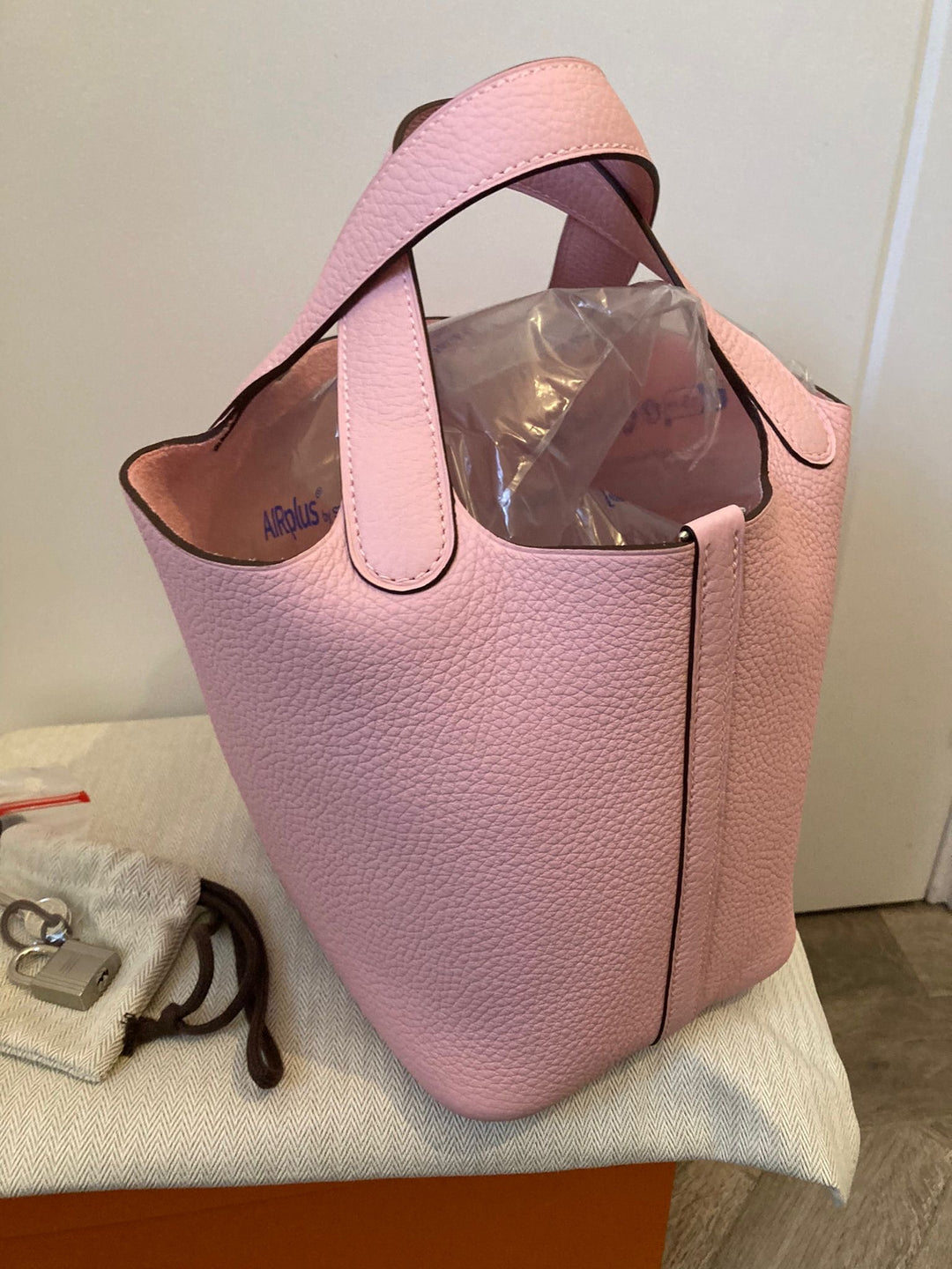 Hermes Rose Sakura Palladium Hardware Picotin 18 (stamp W)