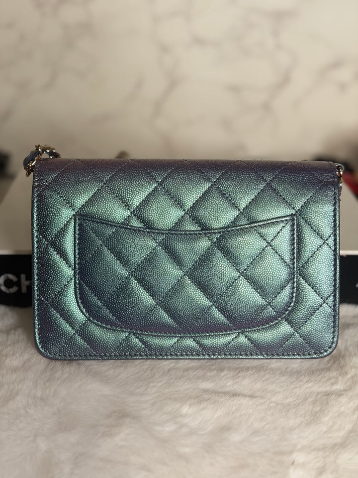 CHANEL 22P Iridescent Purple Caviar LGHW 2022 Classic Wallet On Chain (WOC)