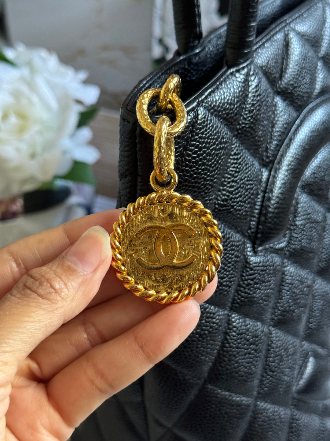 Chanel series 7 Vintage 2002-2003 Black Caviar GHW Medallion Tote Bag