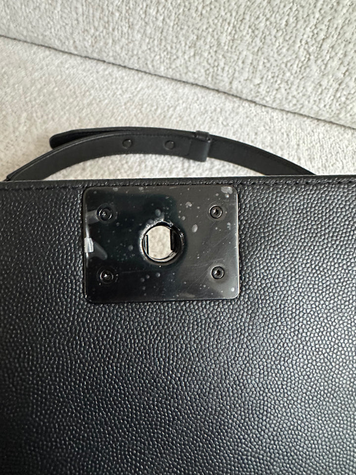 CHANEL 18C Black Caviar SO BLACK Hardware Le Boy Flap Bag size Old Medium 25 cms 2017/2018 series 25