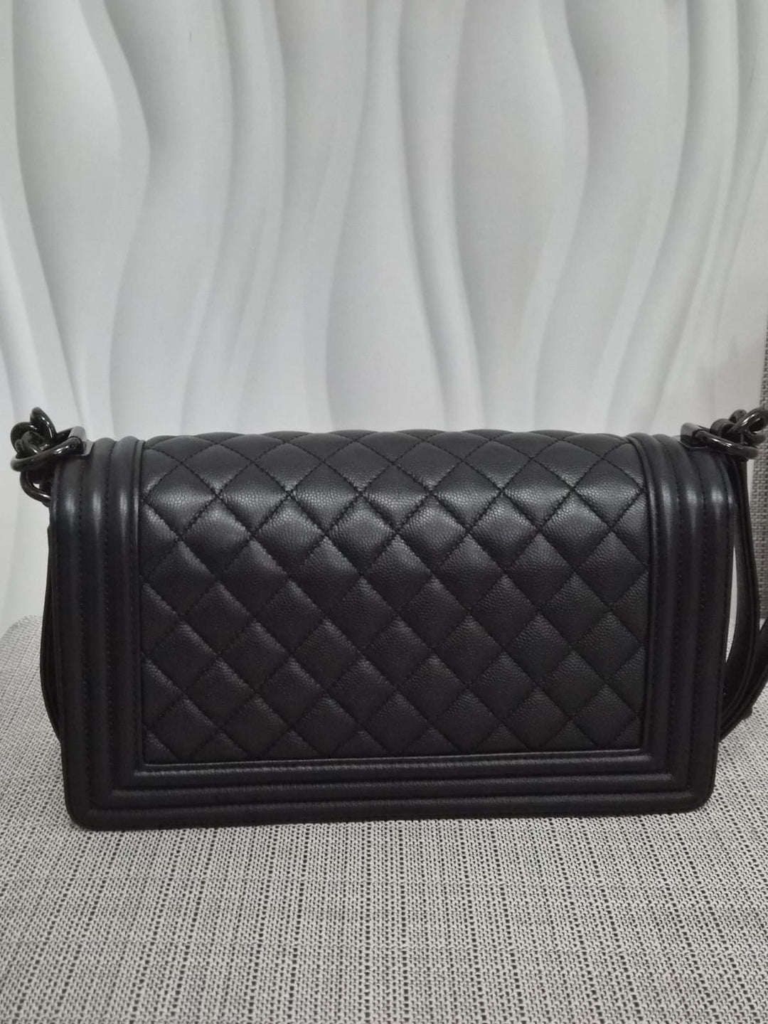 CHANEL Series 25 Black Caviar So Black Hardware Old Medium Le Boy Bag 2017/2018