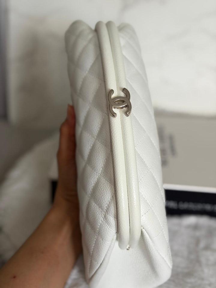 CHANEL series 12 White Caviar SHW Classic Clutch