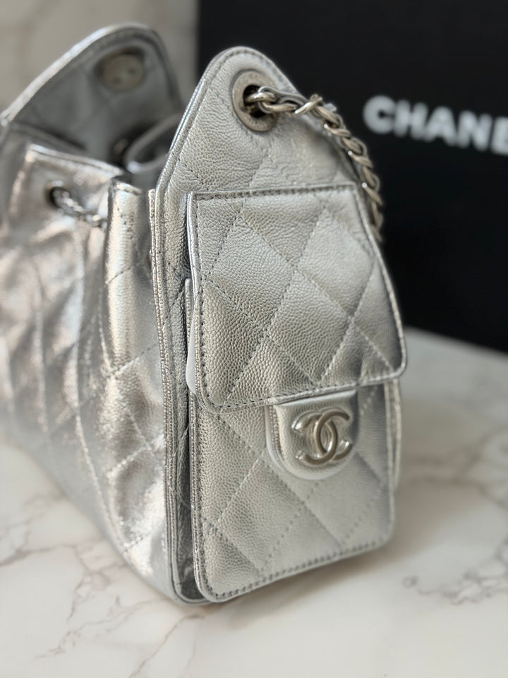 CHANEL 26C Silver Caviar shiny SHW Mini 25 Hobo Bag