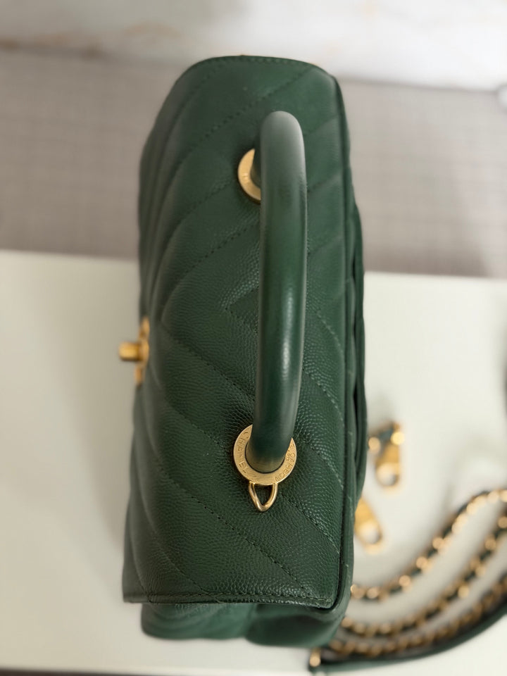 CHANEL series 26 Forrest Dark Green Caviar Chevron Aged GHW Coco Handle Size SMALL 24 cms 2018