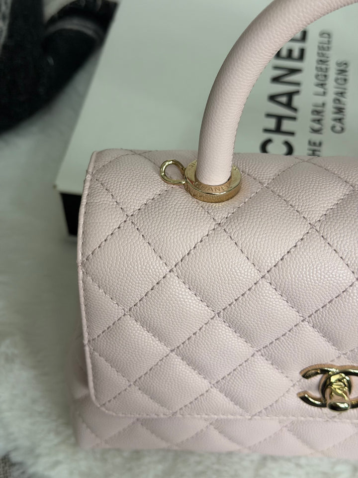 CHANEL 22P Sakura Pink Caviar LGHW Coco Handle Flap Bag with detachable strap 2022 size SMALL