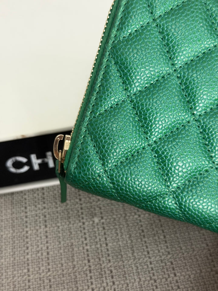 CHANEL series 25 18S collection Emerald Green Caviar LGHW Full size Zipped Wallet
