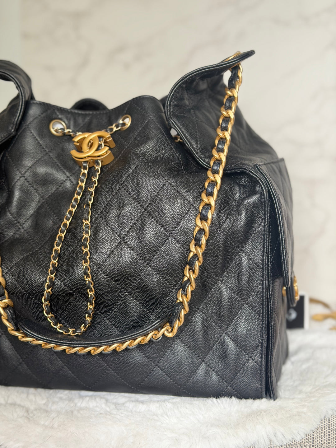 CHANEL Black Caviar aged GHW 25 Hobo Bag size Medium with detachable pouch 2025
