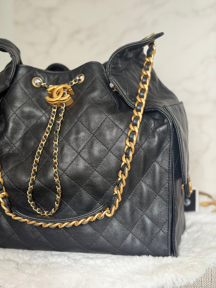 CHANEL Black Caviar aged GHW 25 Hobo Bag size Medium with detachable pouch 2025