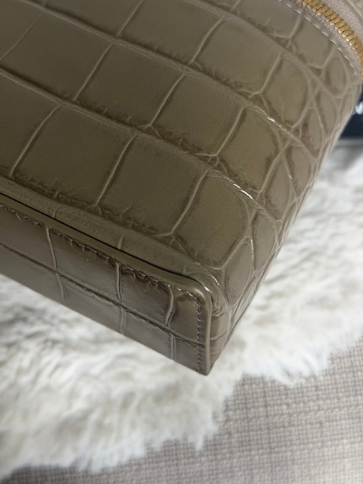 CHANEL 26A Etoupe Khaki Croc Embossed Calf skin LGHW LP Long Vanity size Medium 23 cms with detachable chain 2026