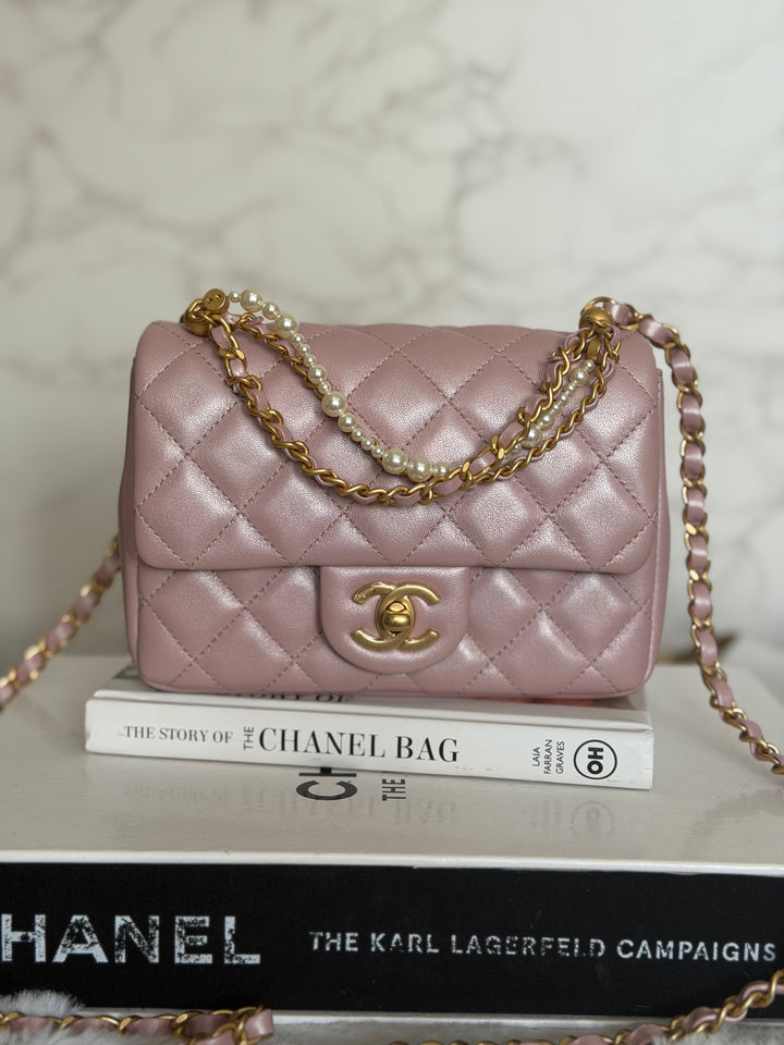 CHANEL 24P Pearly Pink Lambskin Pearl Twist Aged GHW Flap Bag 2024