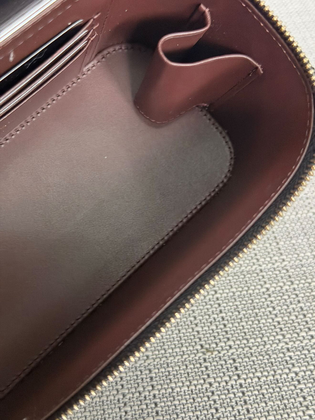 CHANEL Black Caviar LGHW Small Vanity with chain