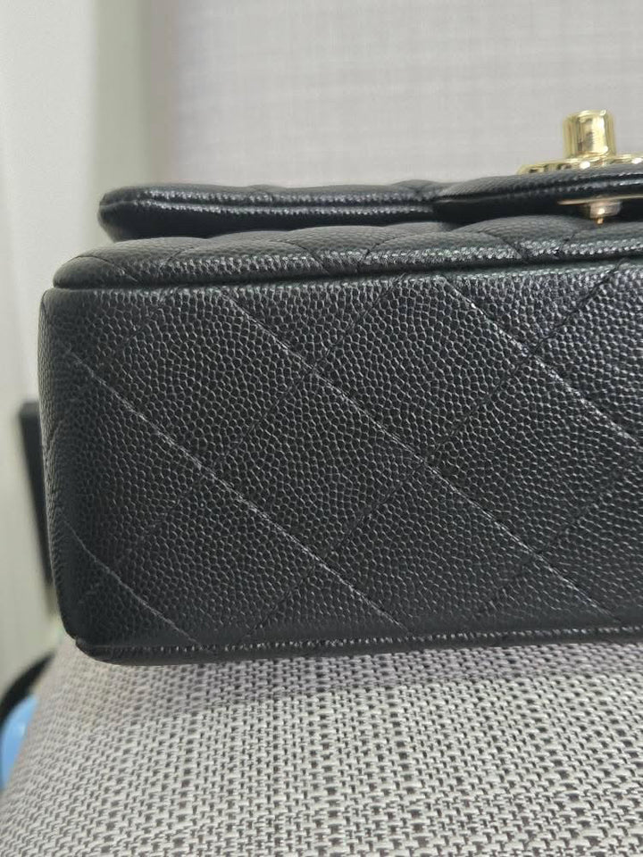 Chanel series 24 2017 17B Black caviar LGHW Mini Rectangular Flap Bag with Burgundy Leather lining