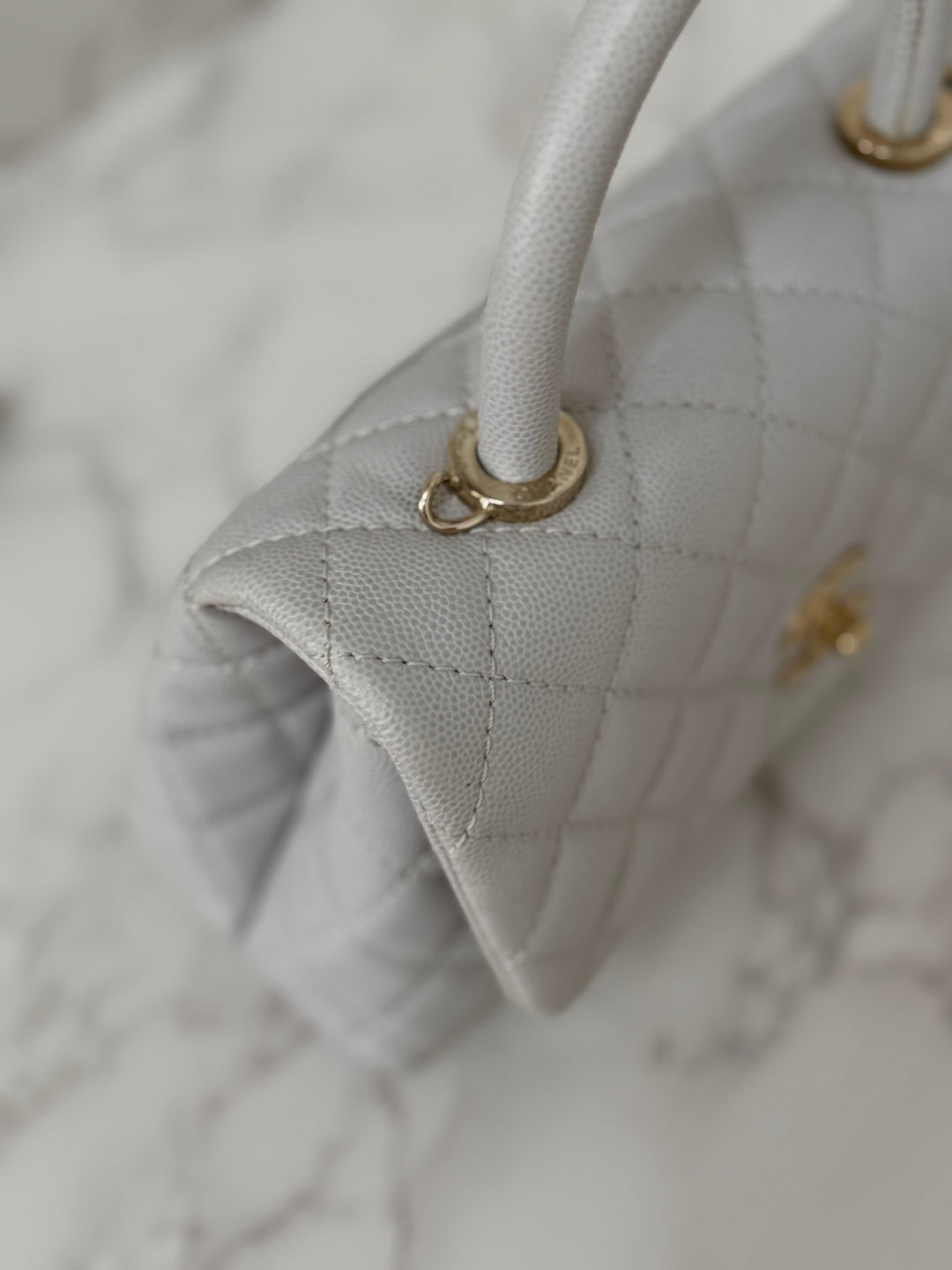 CHANEL 18P series 27 2018 Light Grey Caviar LGHW Coco Handle Size Small with Detachable Shoulder strap