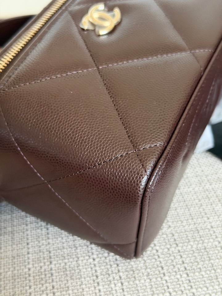 CHANEL 26S Dark Brown Caviar LGHW Small Vanity Case with Top Handle