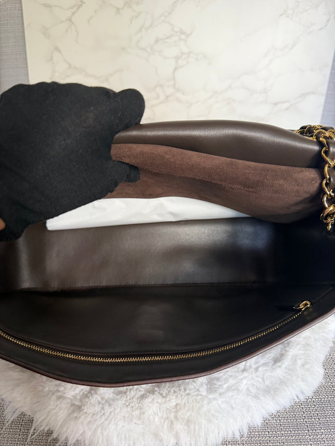 CHANEL 26A Métiers d’art Dark Brown Chocolate Suede Leather LGHW Maxi 32 cms Flap Bag Matthieu Blazy 2026