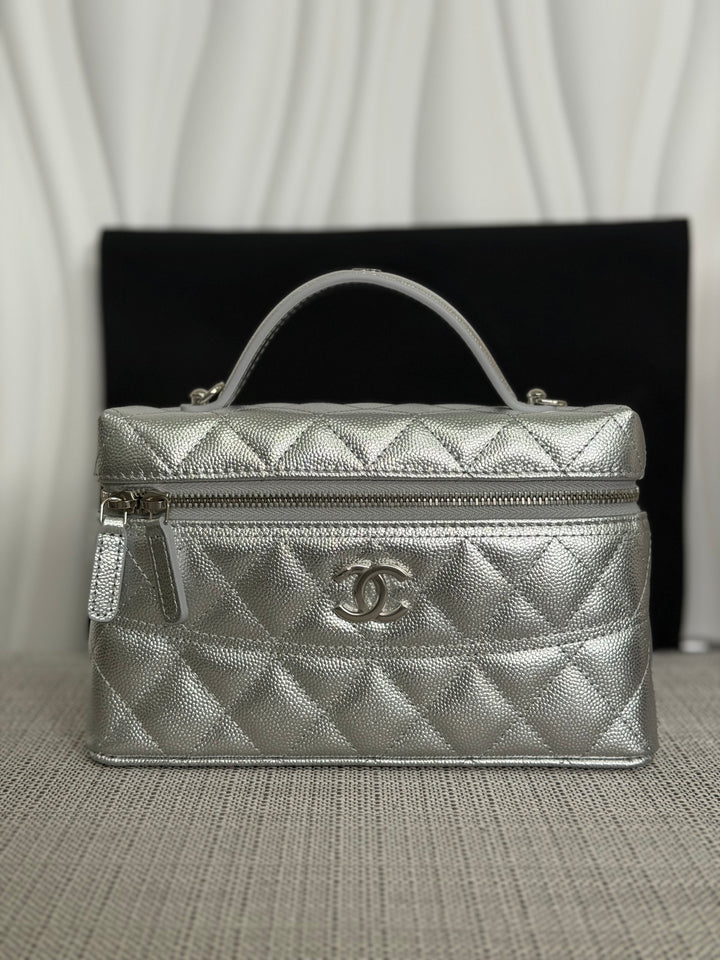 CHANEL 26C Silver Caviar SHW Long Vanity with detachable chain 2025/2026